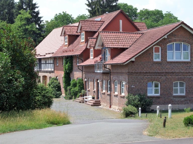 Wohnhaus und Zahnarztpraxis in der Schlossstraße. (Foto: Uli Klein)