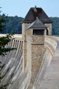 Im Torhaus der Sperrmauer befindet sich das Trauzimmer. (Foto: privat)