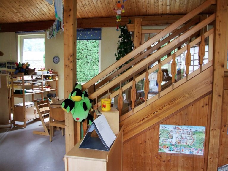 Im Gruppenraum findet die pädagogische Hauptarbeit statt, ein weiterer Aktivitätenraum wird dafür genutzt, um Kleingruppen wie angehende Schulkinder gesondert zu fördern. (Foto: Uli Klein)