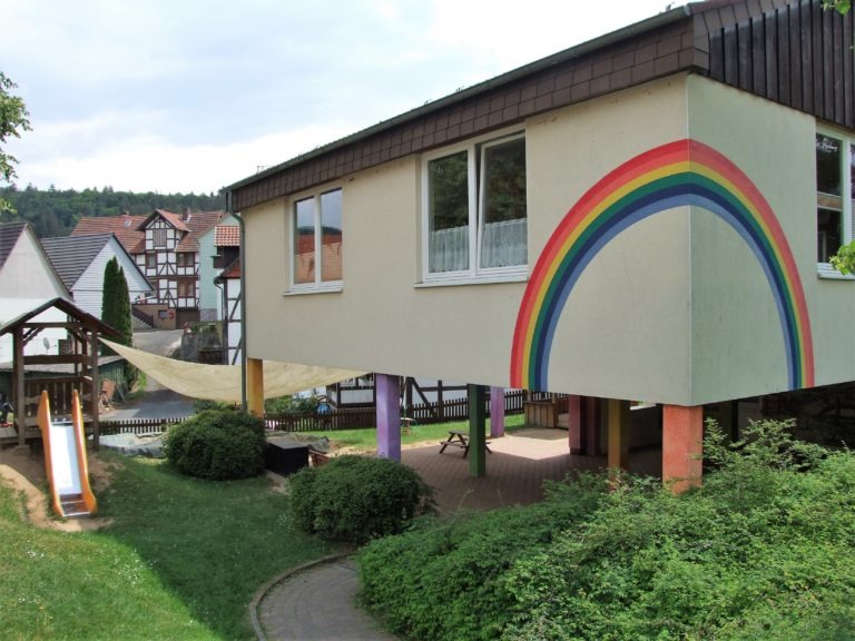 Die Kita Hemfurth-Edersee "Unter dem Regenbogen". (Foto: Uli Klein)