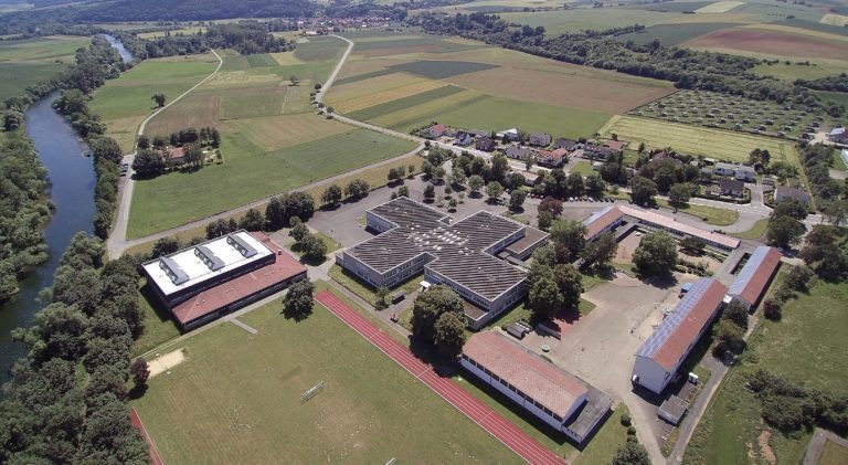 Das Schulzentrum mit angeschlossenen Klein-und Großsporthallen sowie Freiluftsportanlagen. (Foto: 3H-Media-Works)